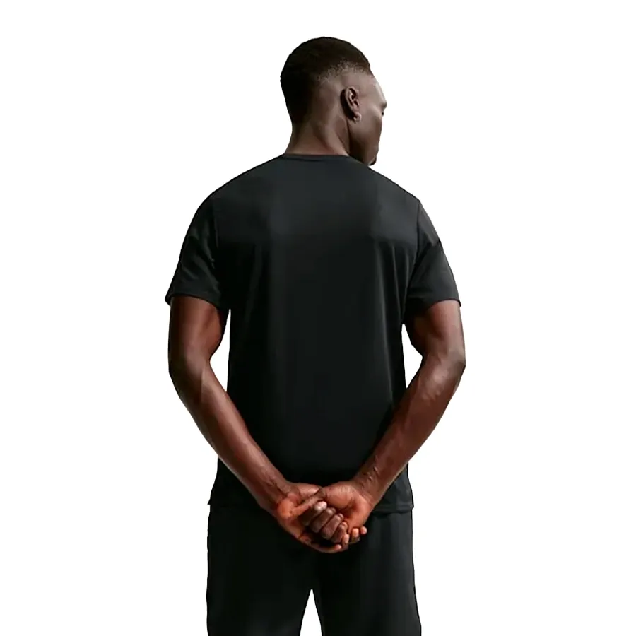 Imagen 1 de 4 de Remera Nike Miler Run-NEGRO