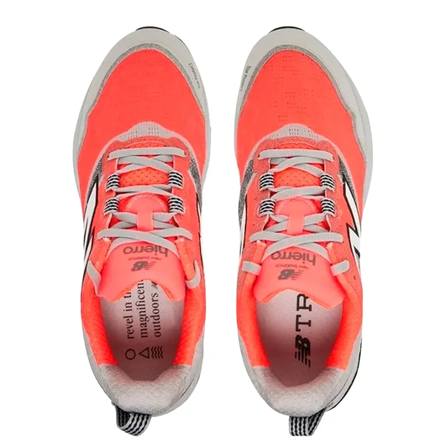 Imagen 2 de 5 de Zapatillas New Balance Fresh Foam X Hierro V9-GRIS/CORAL