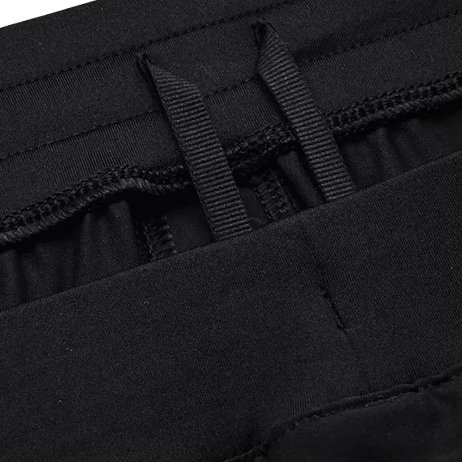 Imagen 4 de 6 de Short Under Armour Unstoppable-NEGRO