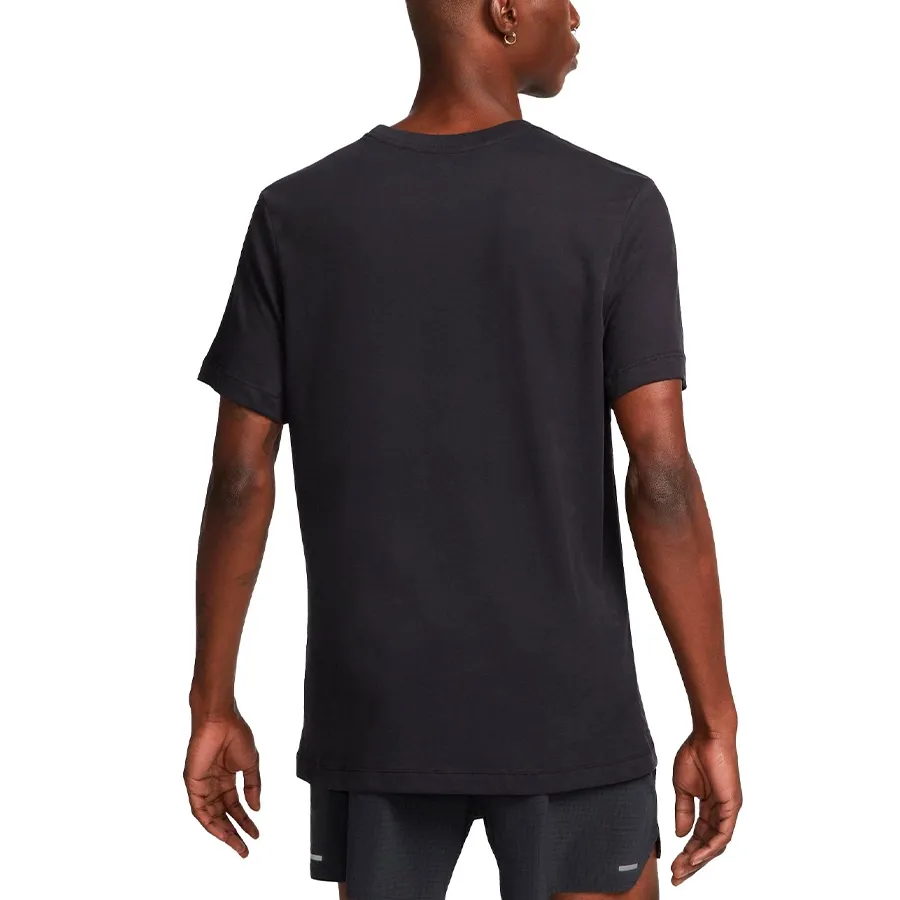 Imagen 1 de 3 de Remera Nike Dri-Fit Trail-NEGRO