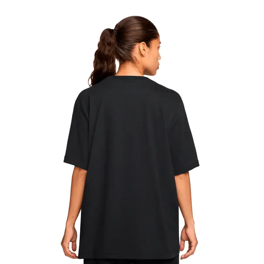 Imagen 1 de 3 de Remera Nike Essentials-NEGRO