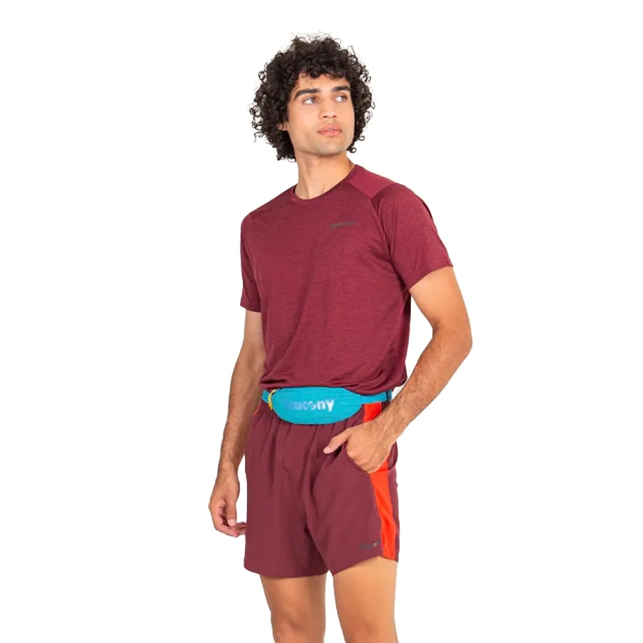 Imagen 3 de 4 de Shorts Saucony Outpace 5"-BORDO/ROJO