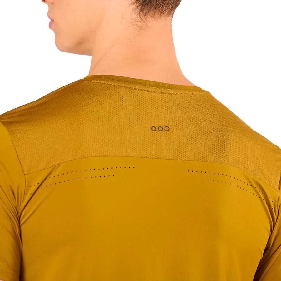 Imagen 4 de 5 de Remera Saucony Hurricane Sleeve-CAMEL