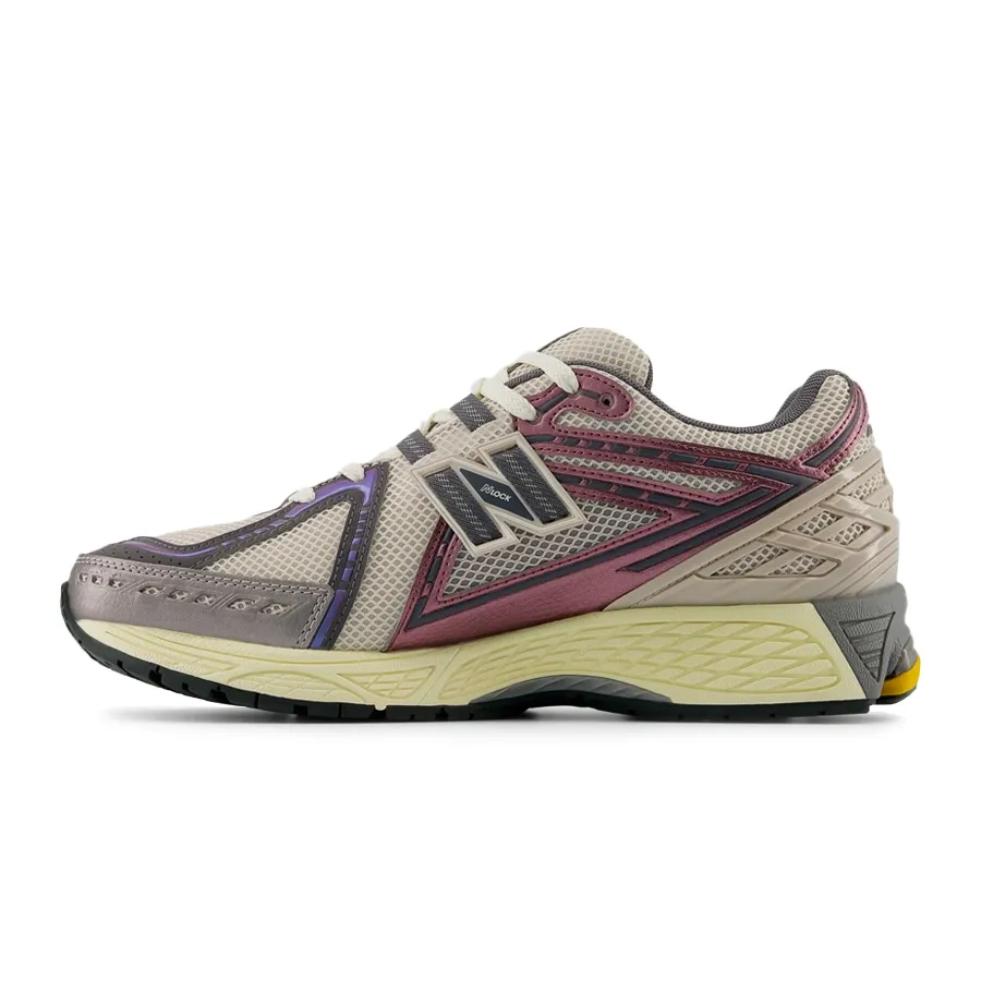 Imagen 2 de 4 de Zapatillas New Balance 1906R-MORADO/BLANCO/GRAFITO