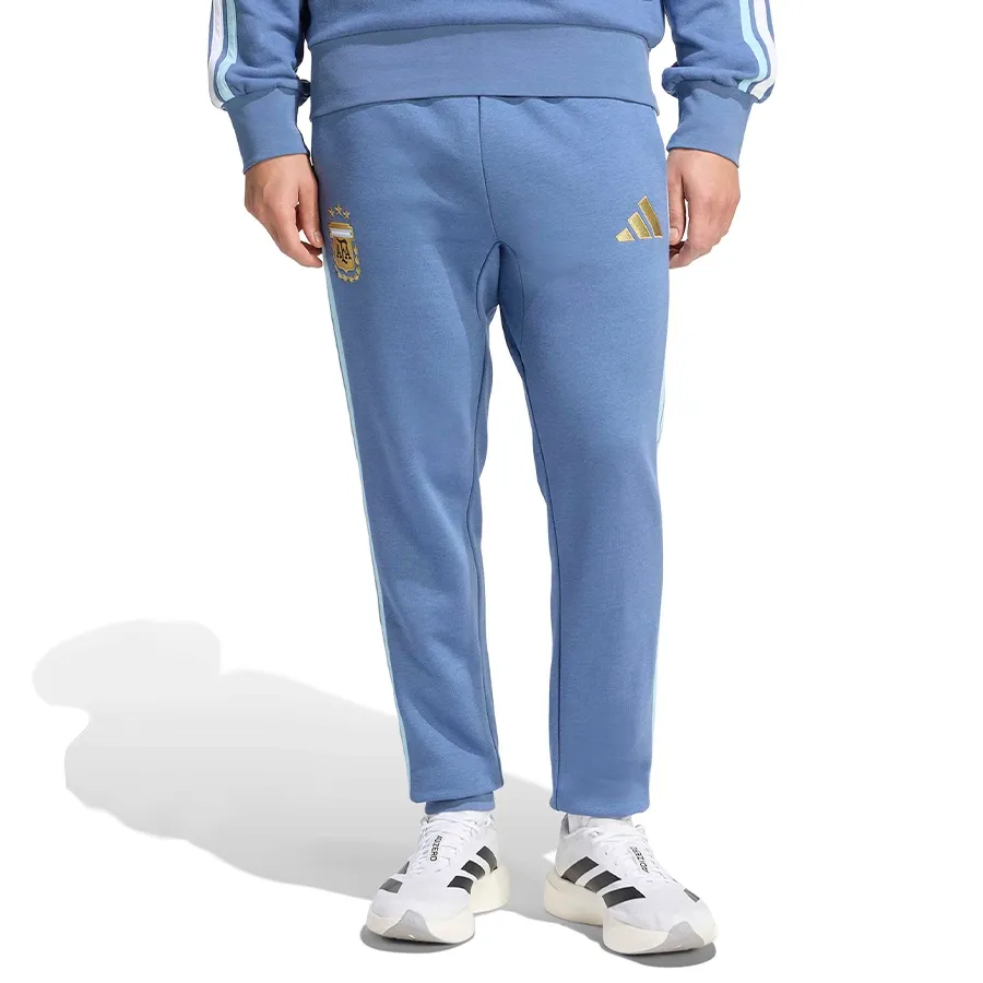 Imagen 0 de 5 de Pantalón adidas Adn 26AFA-CELESTE/BLANCO