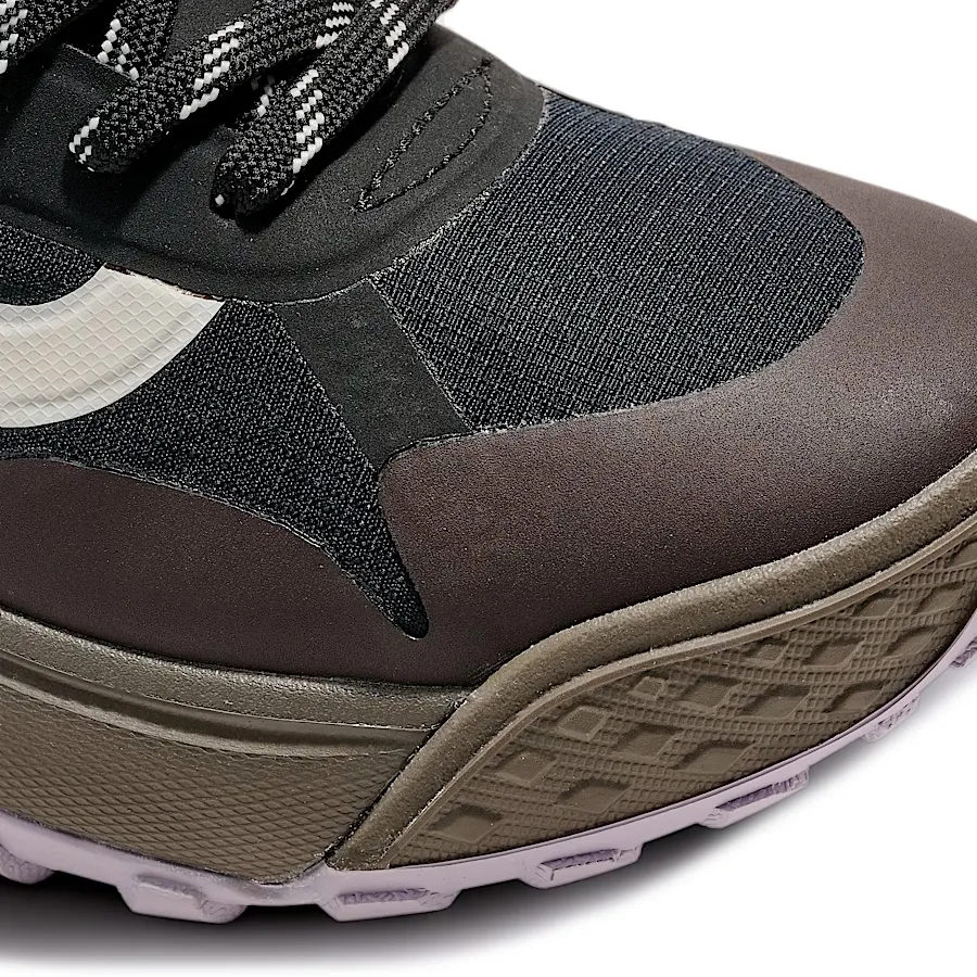 Imagen 4 de 7 de Zapatillas Vans Mte Crosspath-GRAFITO/NEGRO/LILA