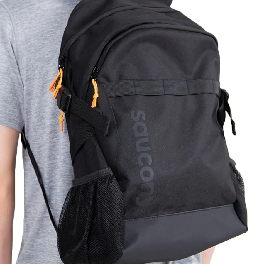 Imagen 1 de 6 de Mochila Saucony Overhaul Zip-NEGRO