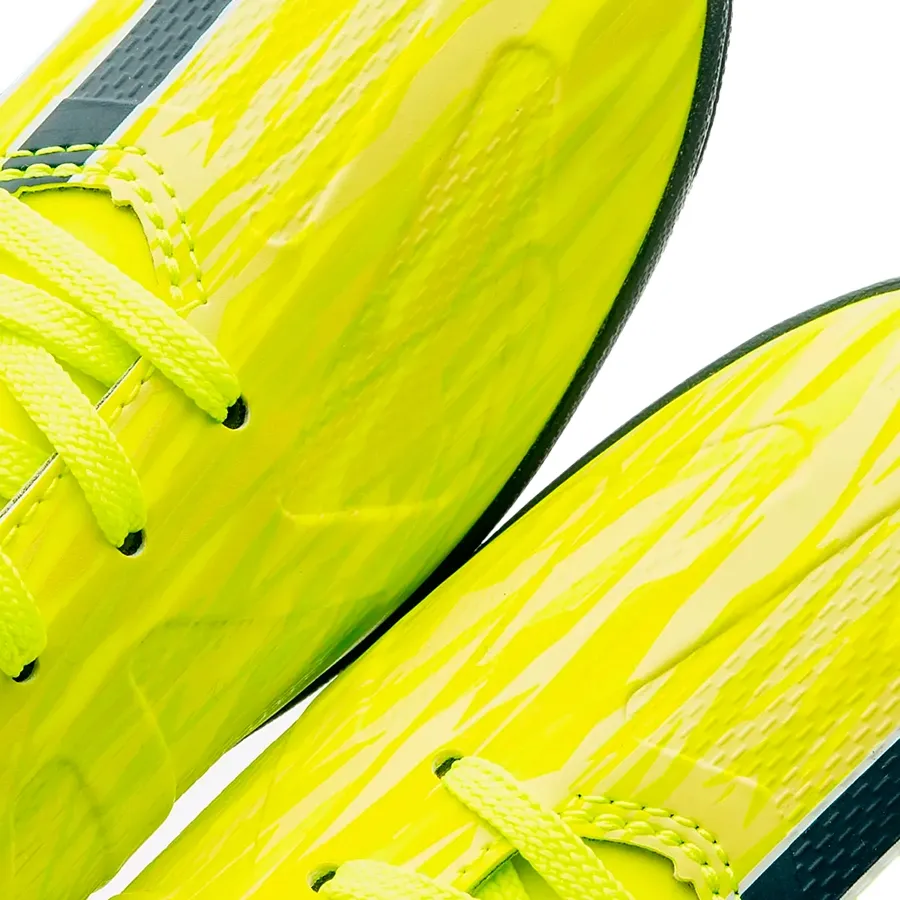 Imagen 5 de 7 de Botines Umbro Ultimate Tf-AMARILLO FLUOR/NEGRO
