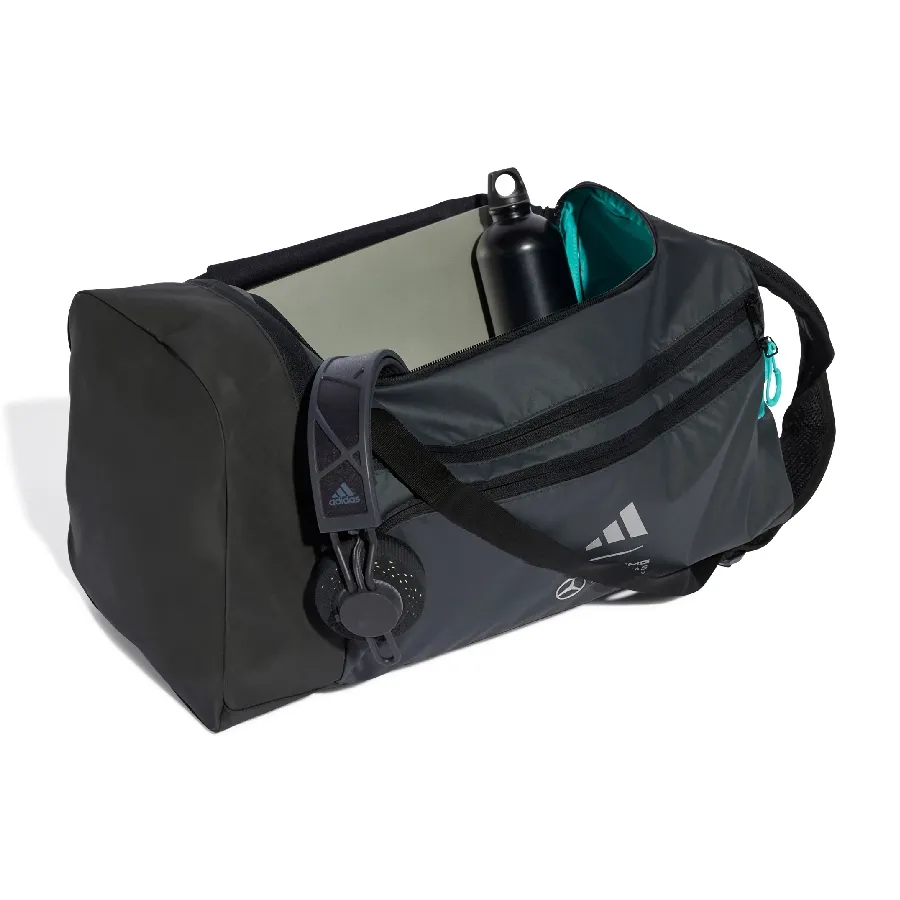 Imagen 1 de 5 de Maleta Deportiva Mercedes - AMG Petronas Formula One Team Hybrid-NEGRO/TURQUESA