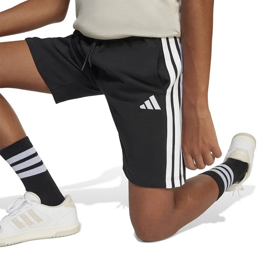 Imagen 1 de 4 de Shorts adidas Essentials-NEGRO/BLANCO