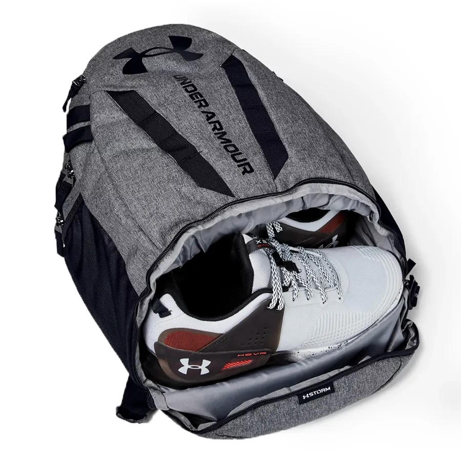 Imagen 4 de 6 de Mochila Under Armour Hustle 5.0-GRIS/NEGRO