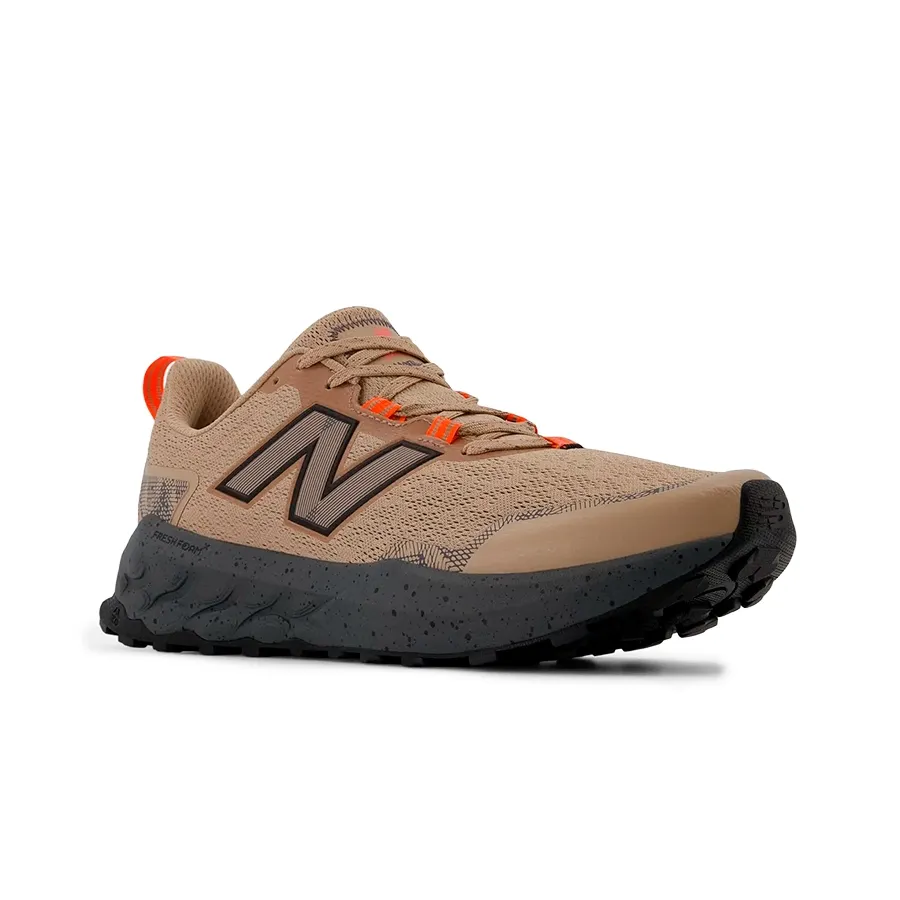 Imagen 1 de 4 de Zapatillas New Balance Fresh Foam-MARRON/NEGRO