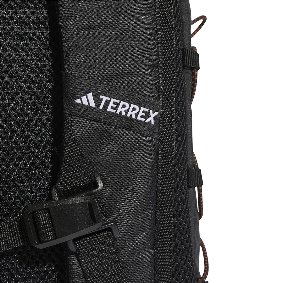 Imagen 4 de 5 de Mochila Terrex Multi Essentials 20L-GRAFITO