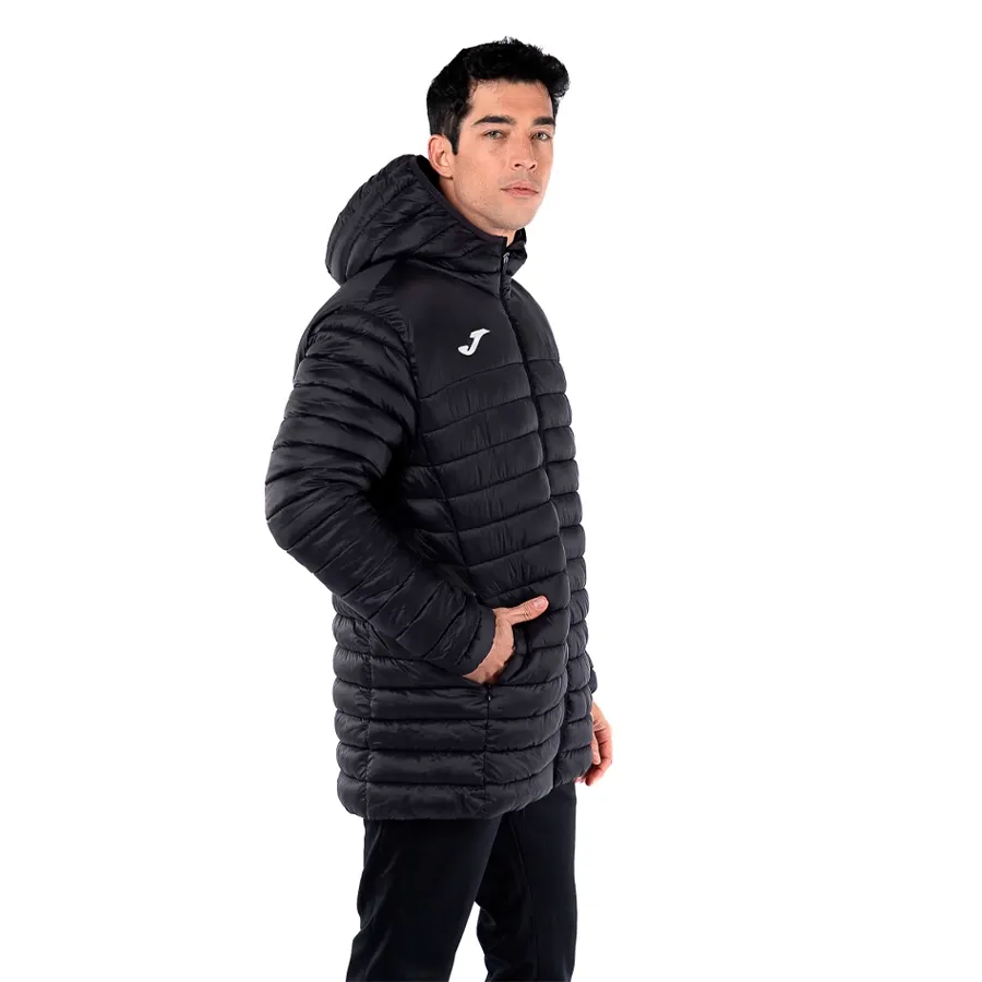 Imagen 1 de 4 de Campera Joma Urban V 100-NEGRO