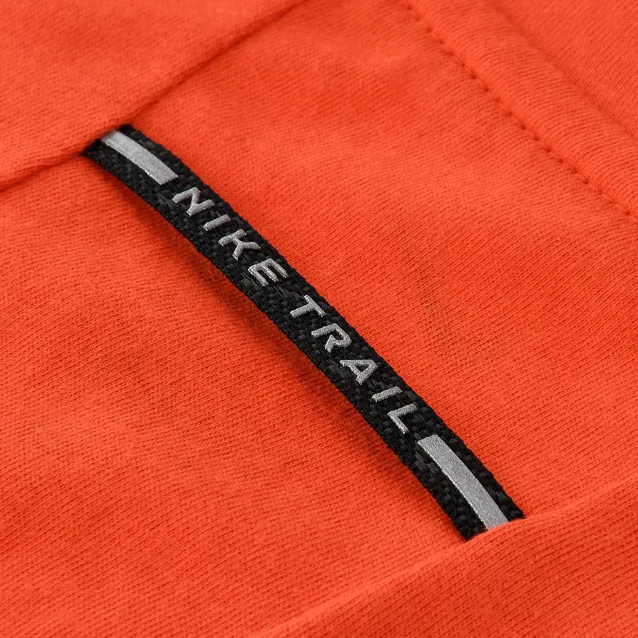 Imagen 3 de 4 de Remera Nike Solar Chase-NARANJA FLUOR