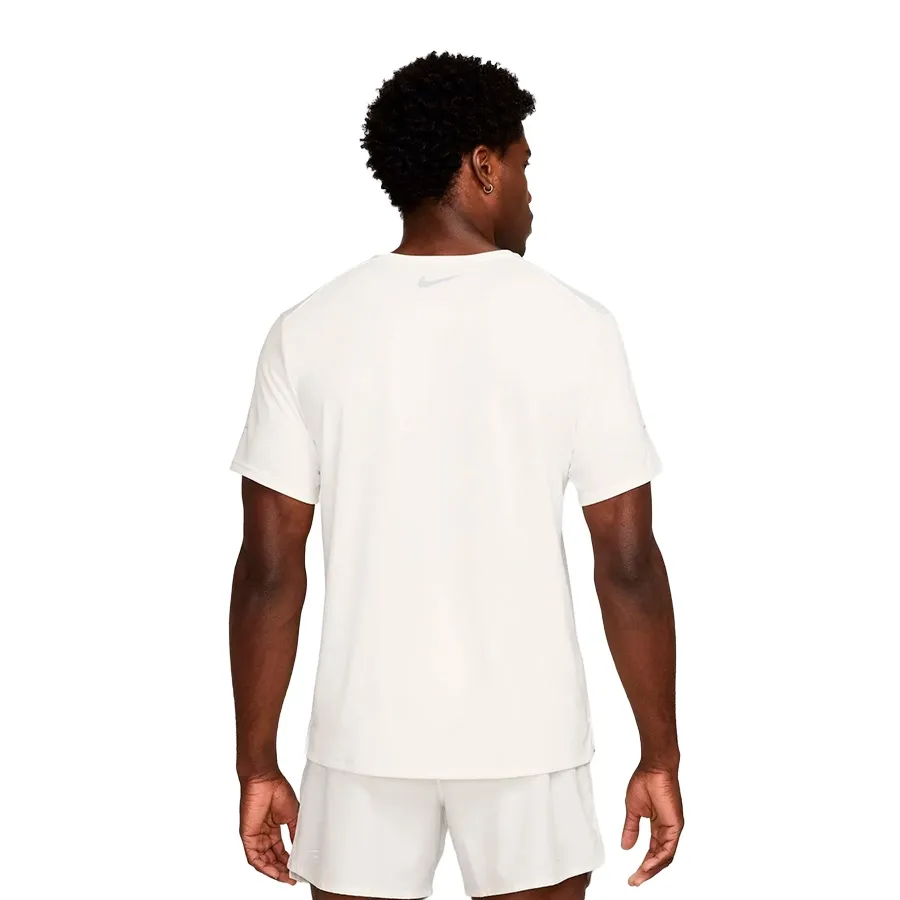 Imagen 1 de 6 de Remera Nike Miler Flash-BLANCO