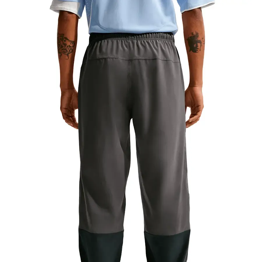 Imagen 1 de 3 de Pantalón Nike Repel Strike+-GRIS
