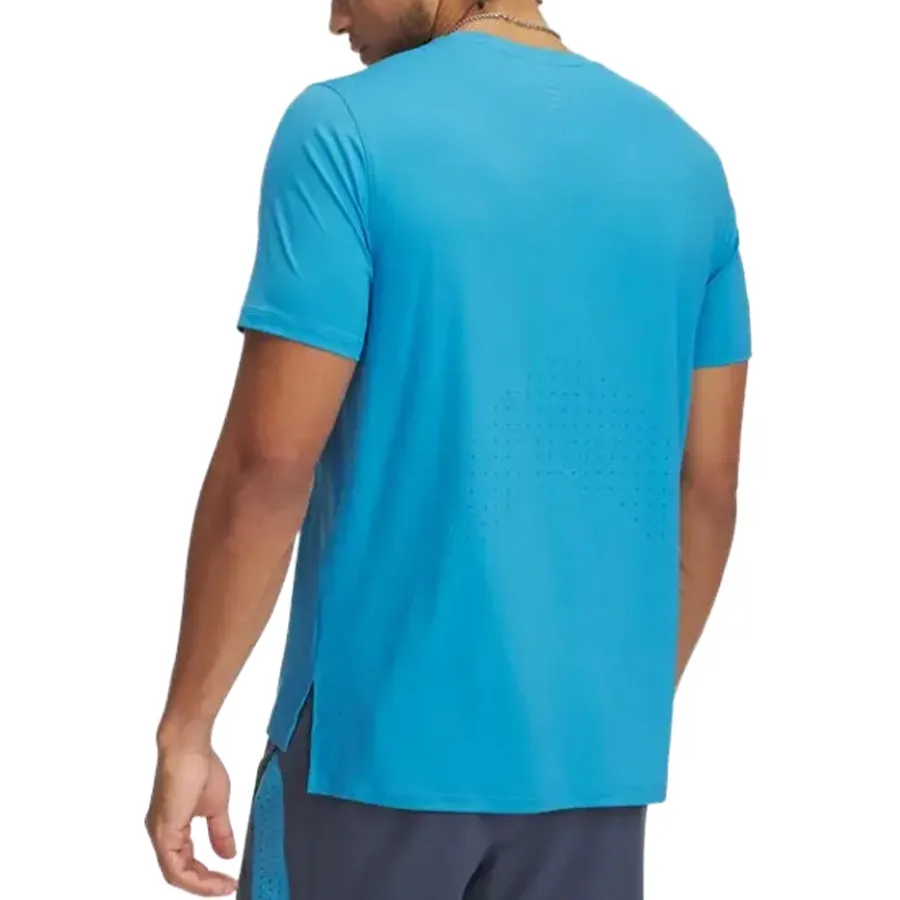 Imagen 1 de 3 de Remera Under Armour de Launch Elite-TURQUESA