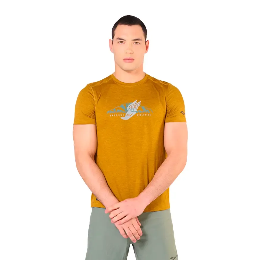 Imagen 0 de 6 de Remera Saucony Stopwatch Graphic-MOSTAZA