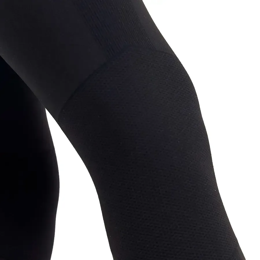 Imagen 2 de 3 de Calza Atomik Mess Seamless-NEGRO