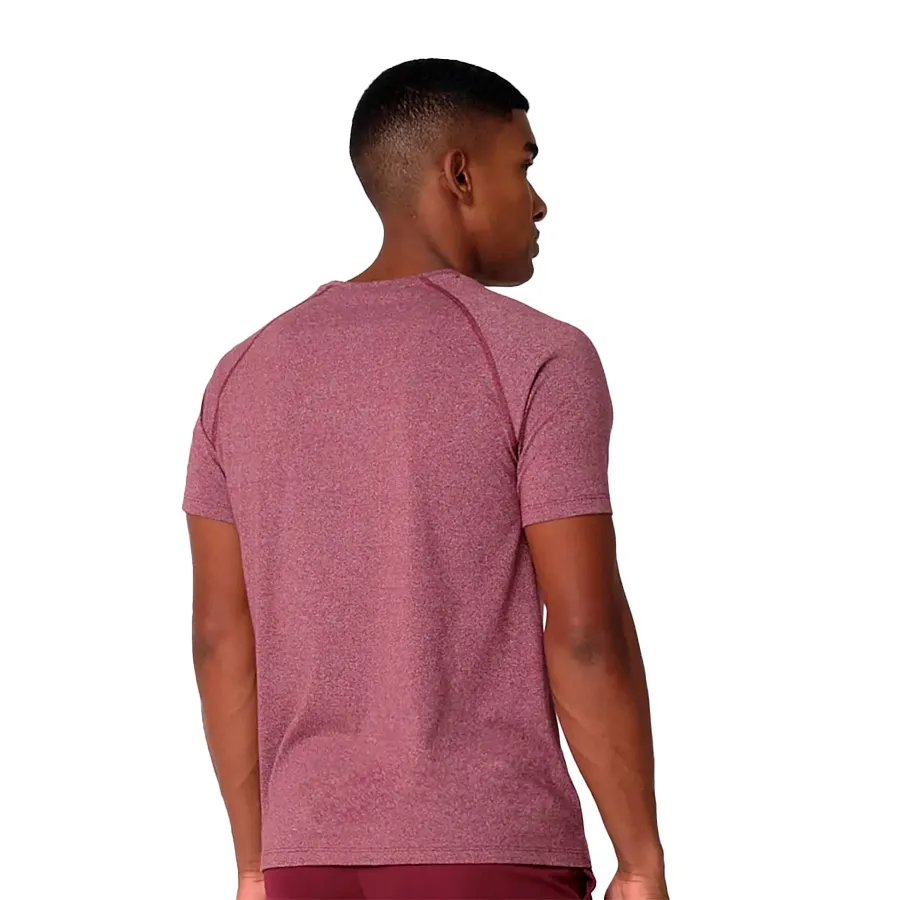 Imagen 1 de 3 de Remera Fila Essential Floating-VINO