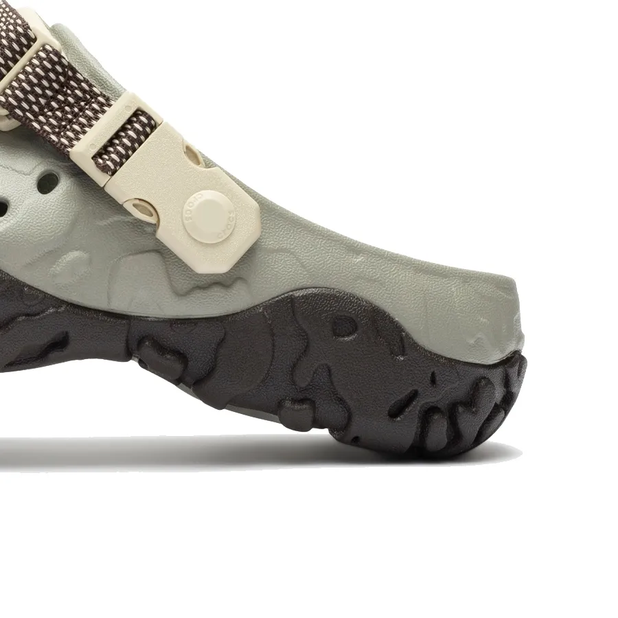 Imagen 5 de 8 de Ojotas Crocs All Terrain Atlas Clog-GRIS