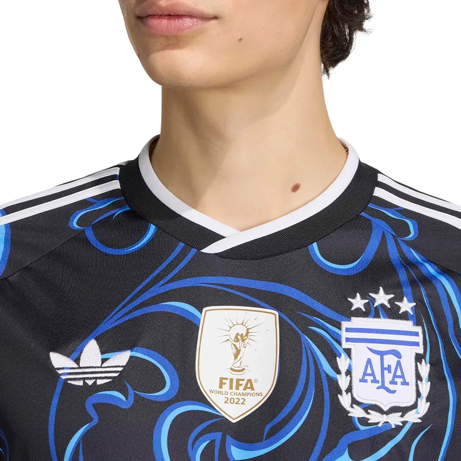 Imagen 4 de 8 de Camiseta adidas originals Alternativa Seleccion Argentina AFA 26-NEGRO/AZUL/CELESTE