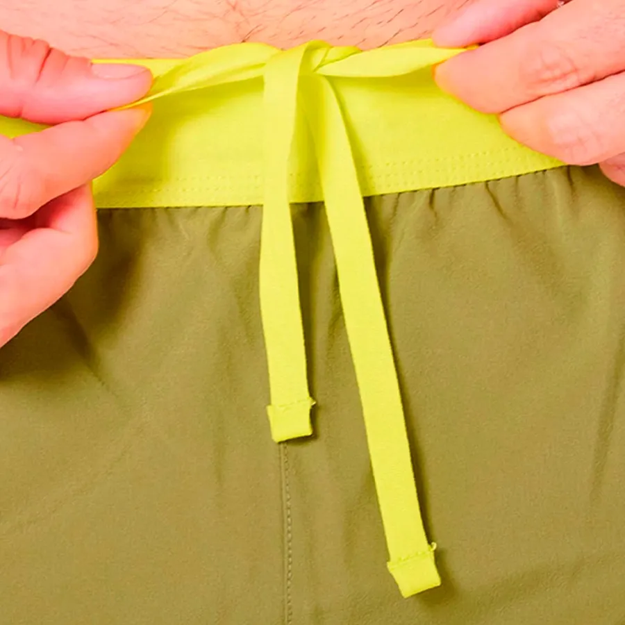 Imagen 3 de 6 de Short Saucony Endorphin Split II 2.5-OLIVA