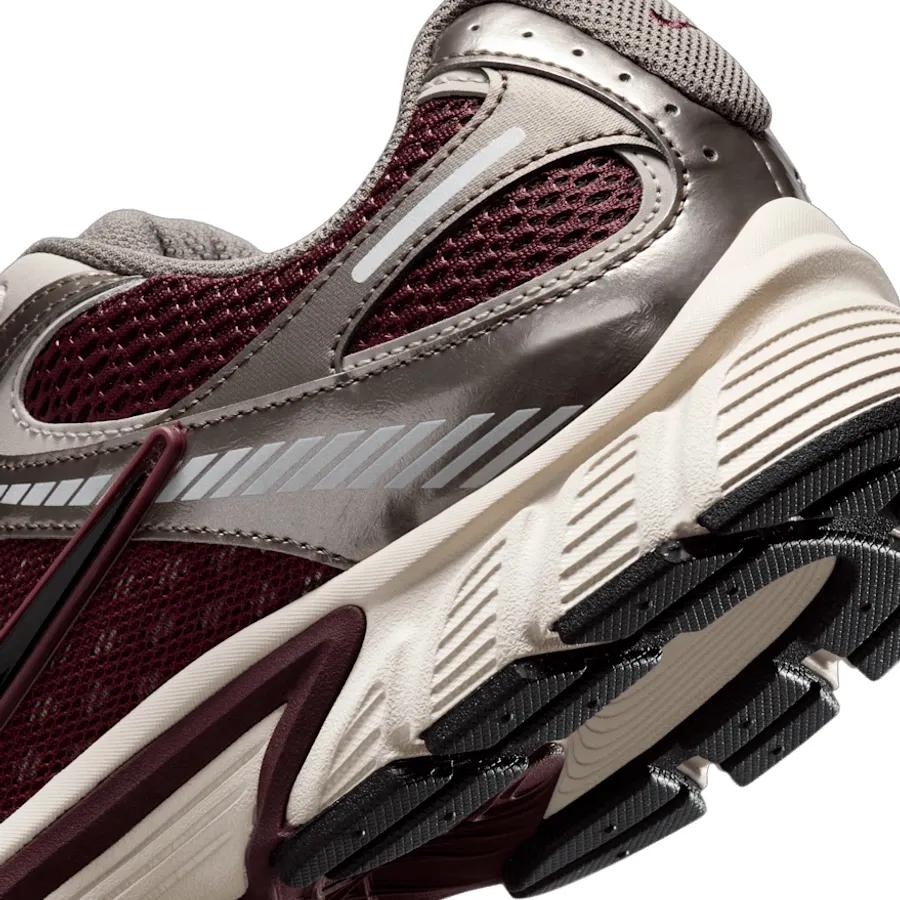 Imagen 7 de 8 de Zapatillas Nike V5 Rnr-PLATA/MARRON/CRUDO