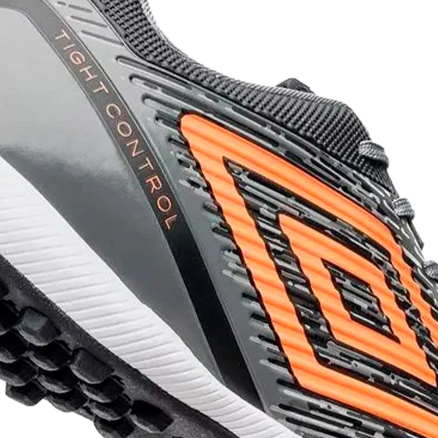 Imagen 4 de 5 de Botines Umbro Gravity Tf-GRAFITO/GRIS/NARANJA