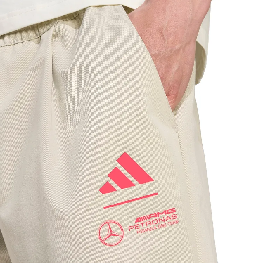 Imagen 3 de 4 de Pantalón adidas chino  Mercedes AMG Petronas Formula 1 Team-BEIGE