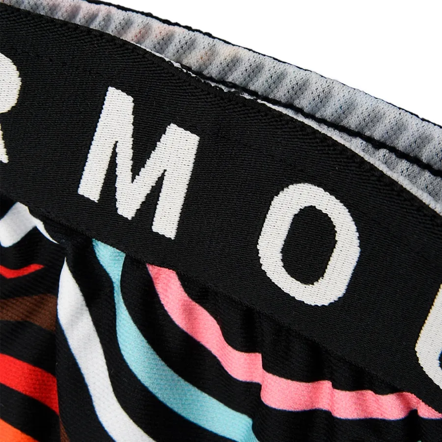 Imagen 2 de 4 de Shorts Under Armour Pride Play Up-NEGRO/COLORES VARIOS