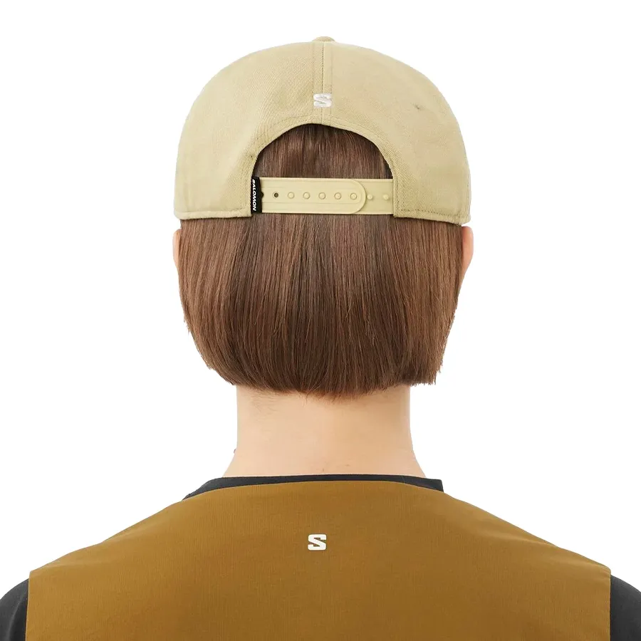 Imagen 3 de 5 de Gorra Salomon Logo Flat-BEIGE/GRIS