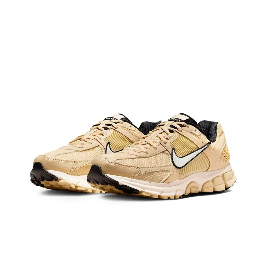 Imagen 1 de 8 de Zapatillas Nike Zoom Vomero 5-BEIGE