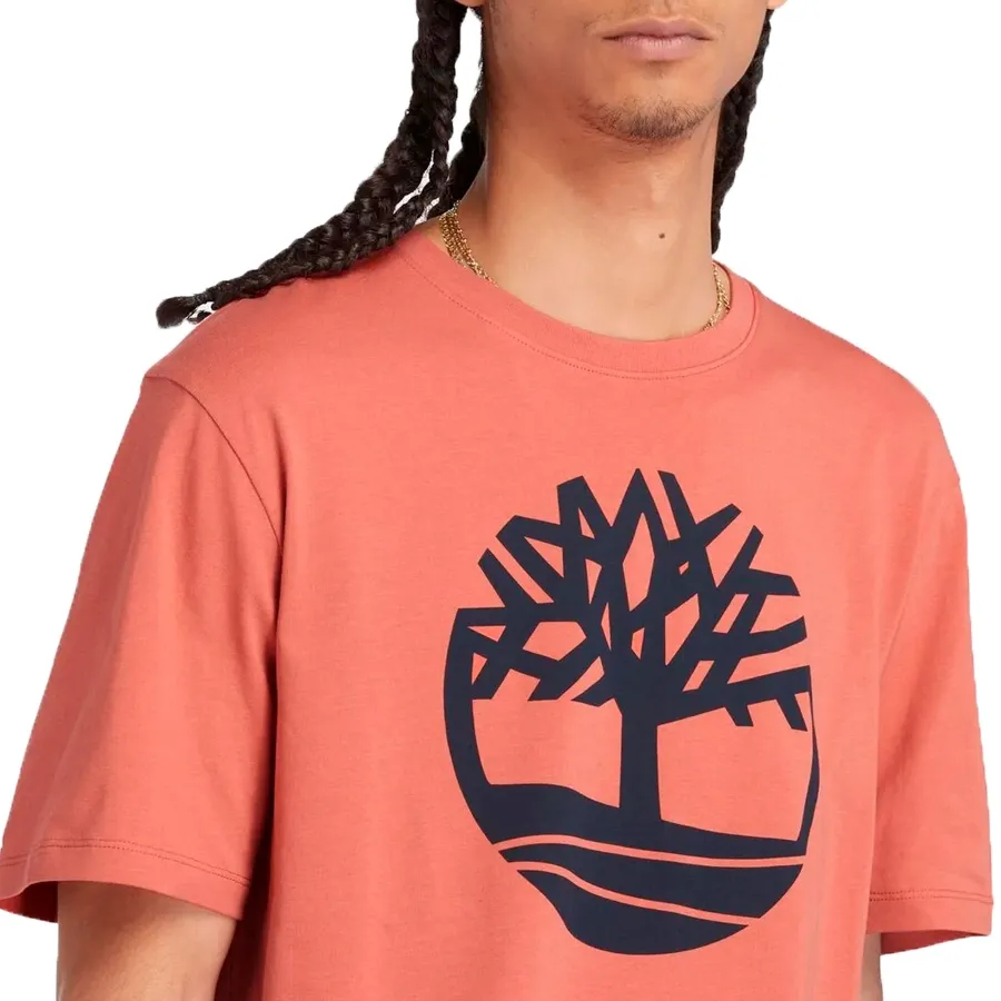 Imagen 2 de 3 de Remera Timberland Kennebec River Tree-LADRILLO/NEGRO