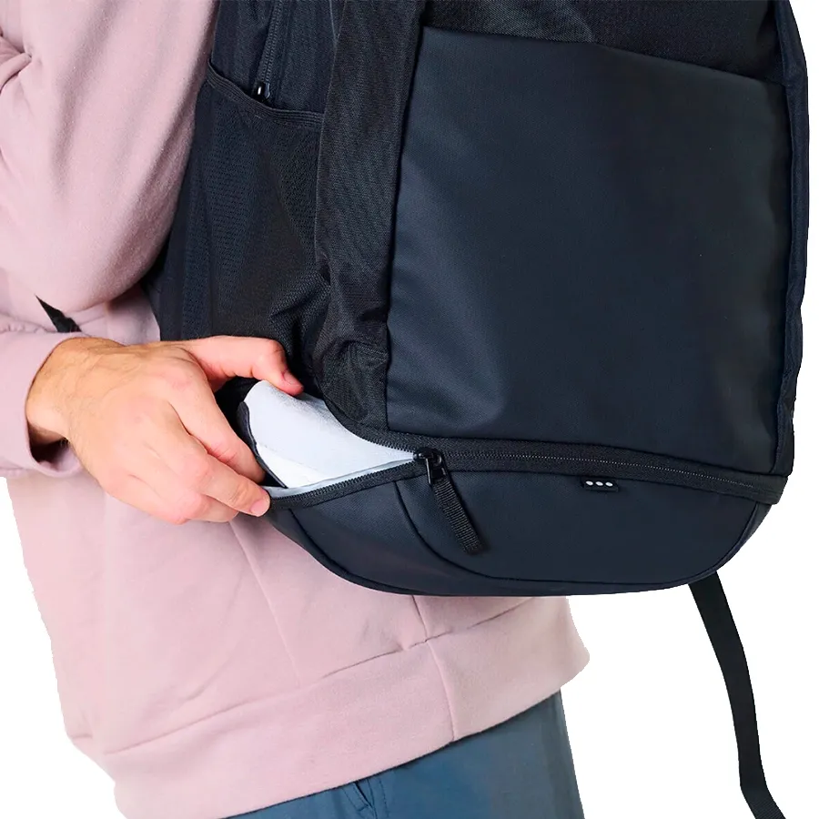 Imagen 3 de 5 de Mochila Saucony Hurricane 24Lt-NEGRO