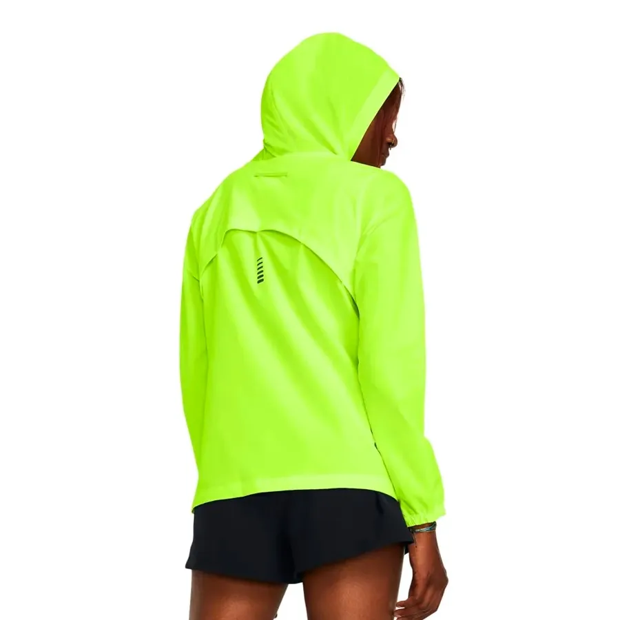 Imagen 1 de 4 de Campera Under Armour Outrun The Storm-VERDE FLUOR