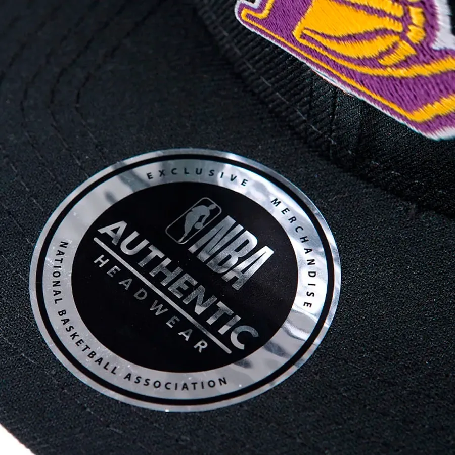 Imagen 4 de 6 de Gorra Nba Lakers-NEGRO-AMARILLO-MORADO