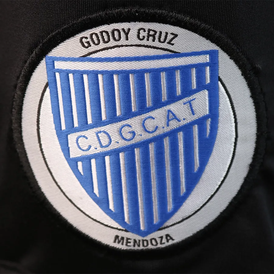 Imagen 3 de 5 de Shorts Fiume Sport Bermuda Técnica Salida Godoy Cruz-NEGRO