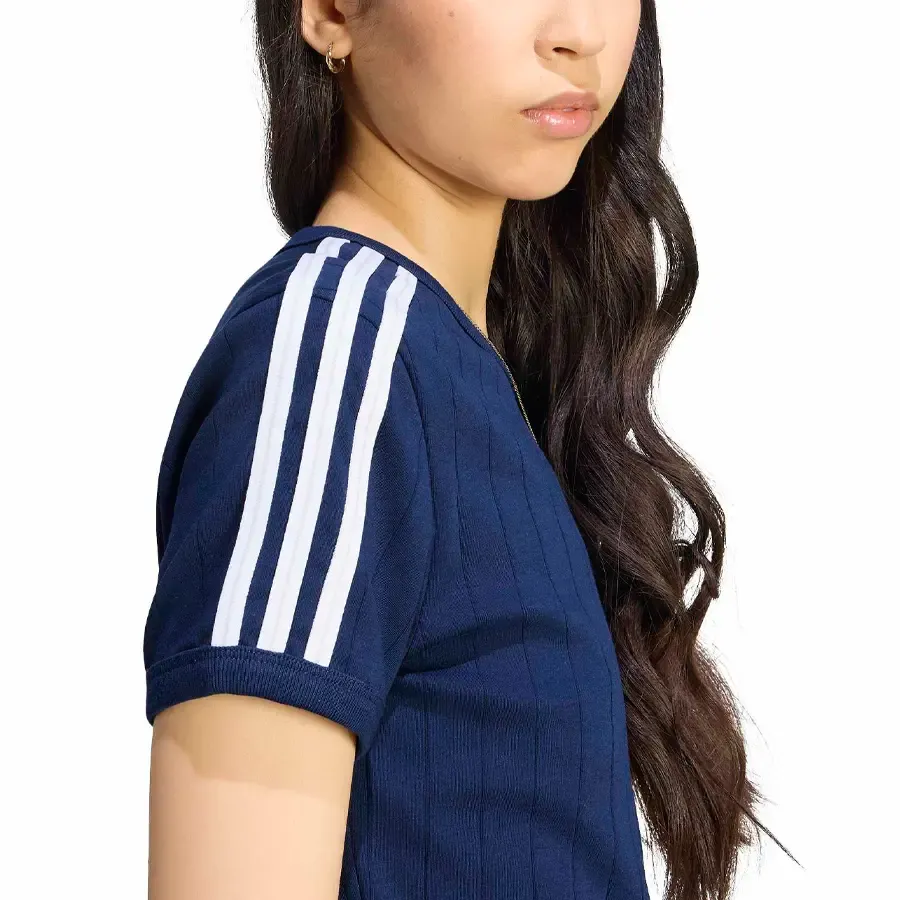 Imagen 4 de 5 de Remera adidas originals Pinstripe-MARINO/BLANCO