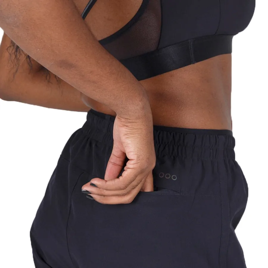 Imagen 3 de 4 de Shorts Saucony Outpace 5"-NEGRO