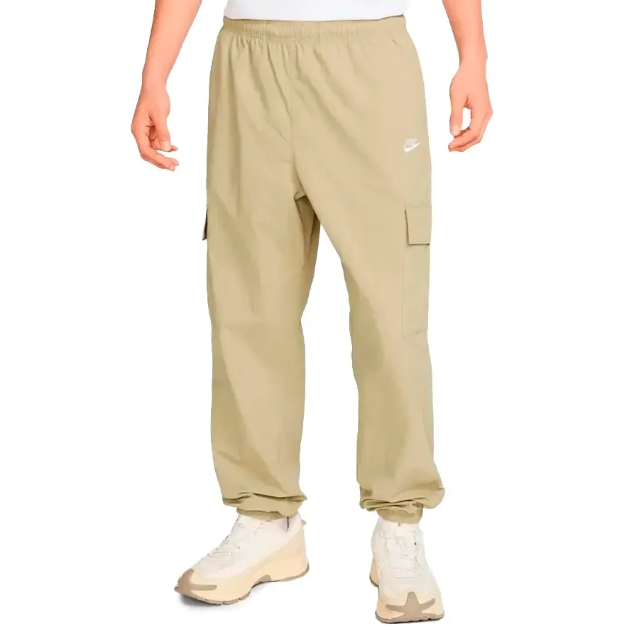 Imagen 0 de 6 de Pantalón Nike Club Woven Cargo-BEIGE