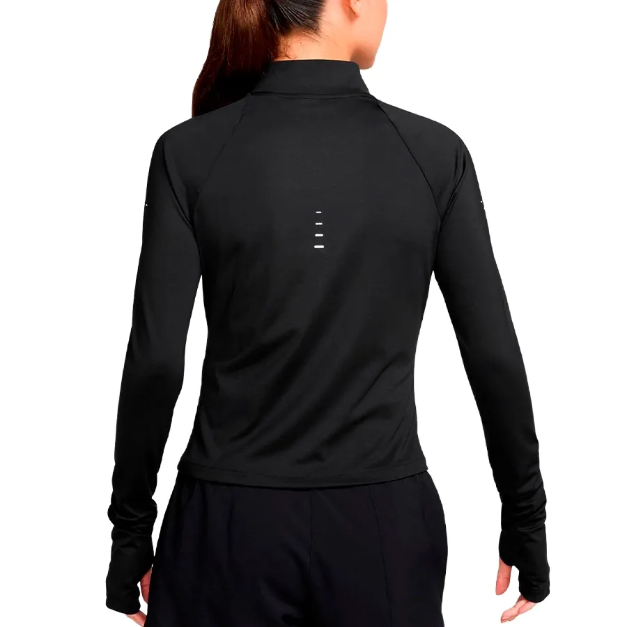 Imagen 1 de 5 de Campera Nike Swift-NEGRO