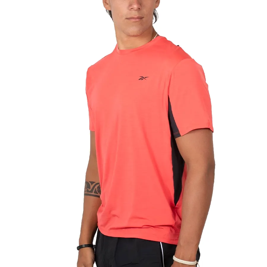 Imagen 1 de 3 de Remera Reebok Chill Athlete-ROJO