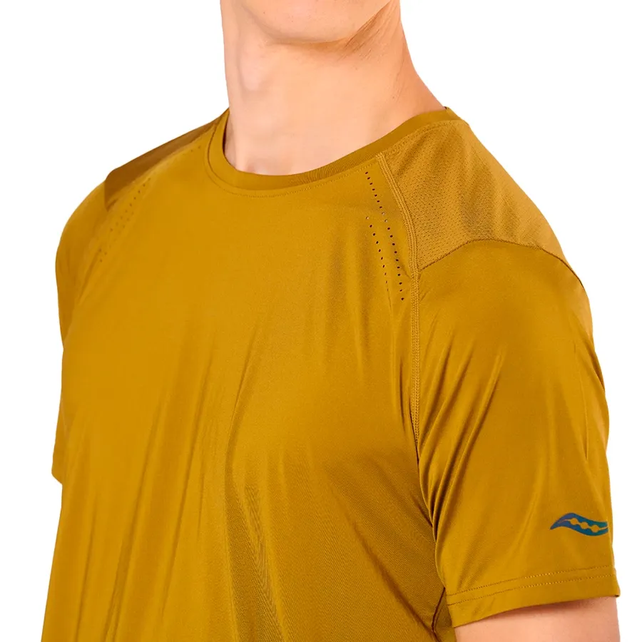 Imagen 3 de 5 de Remera Saucony Hurricane Sleeve-CAMEL