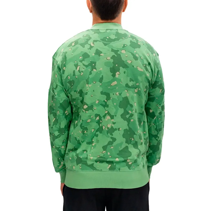 Imagen 2 de 4 de Campera Champion Camuflado-VERDE