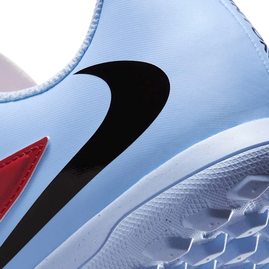 Imagen 7 de 8 de Botines Nike Phantom 360 Club TF-CELESTE/CORAL/NEGRO