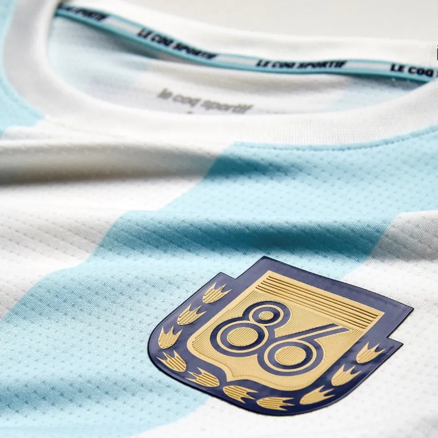 Imagen 2 de 8 de Camiseta Le Coq Sportif Pack Homenaje 86 Titular Argentina-CELESTE/BLANCO
