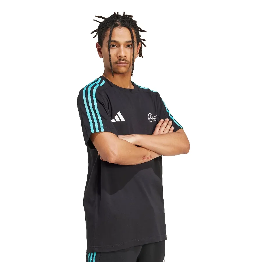 Imagen 2 de 6 de Remera adidas ADN Mercedes- AMG Petronas Formula One Team-NEGRO/TURQUESA