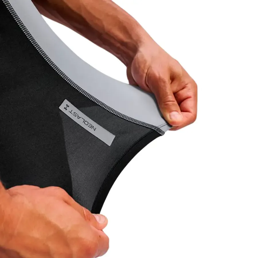 Imagen 4 de 5 de Remera Under Armour HeatGear Elite Mockneck-NEGRO/GRIS